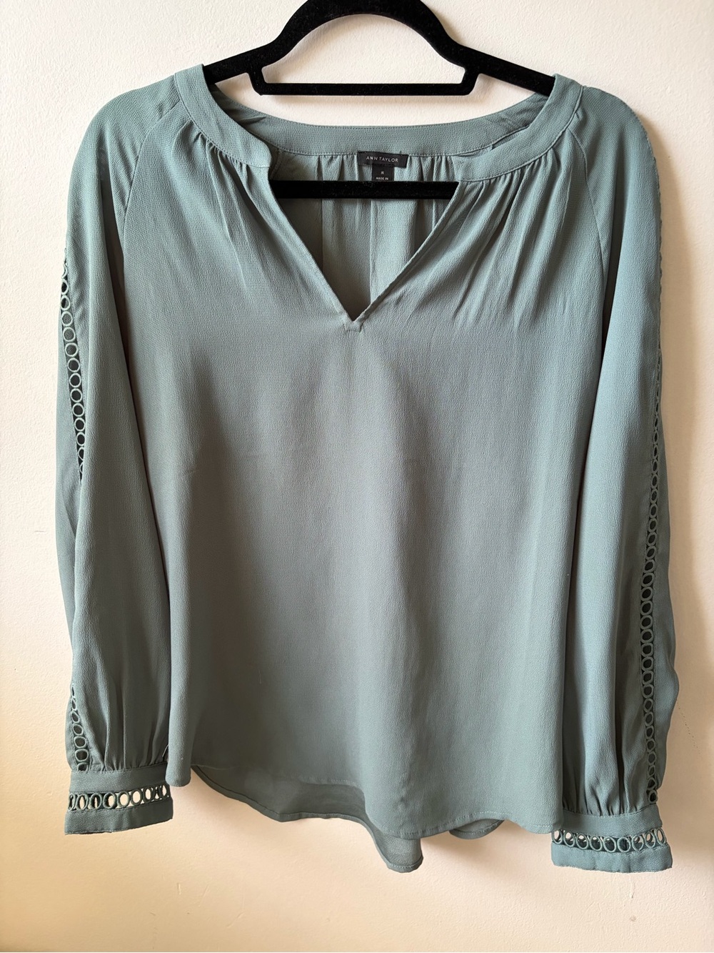 Ann Taylor Sage Green V-Neck Long Sleeve Blouse